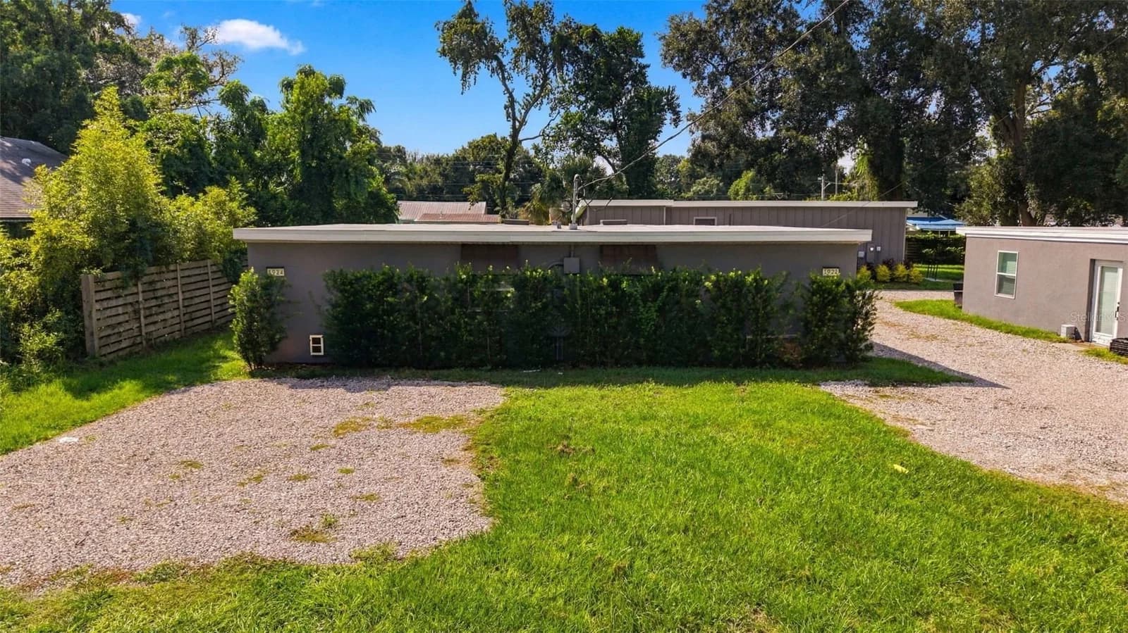 Photo 3 of 1922 CLOVERLAWN Avenue