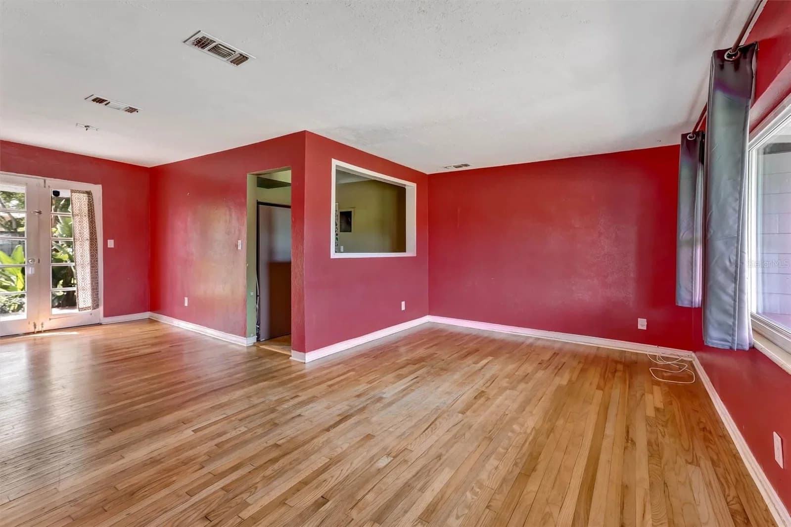 Photo 3 of 3002 DRAKE Drive