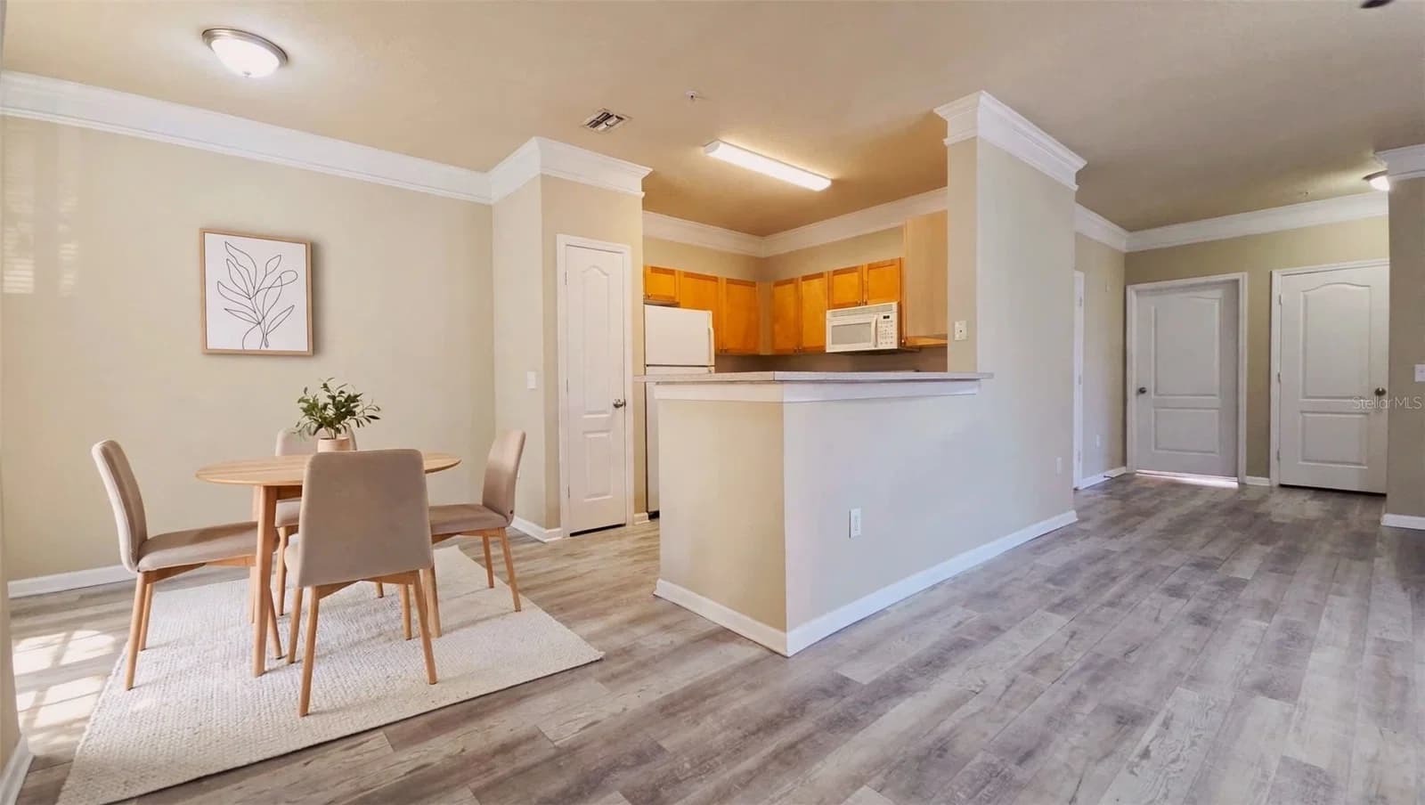 Photo 5 of 8848 VILLA VIEW Circle #206