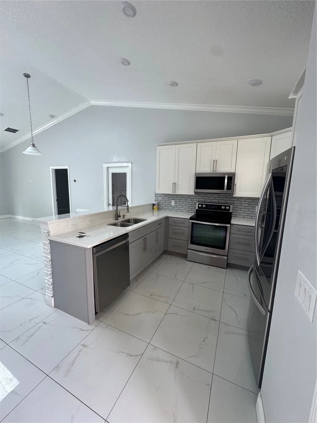 Photo 4 of 1718 MARGIE Court