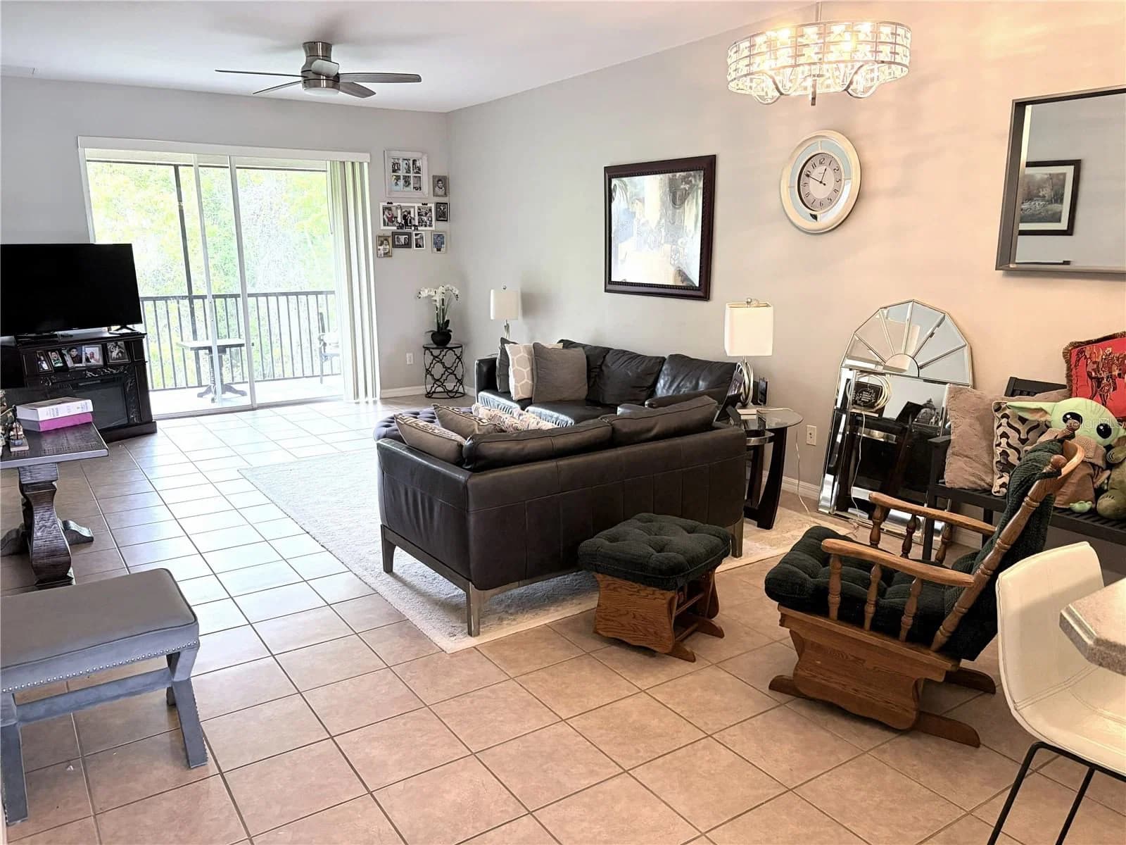 Photo 4 of 9422 MYRTLE CREEK Lane #812