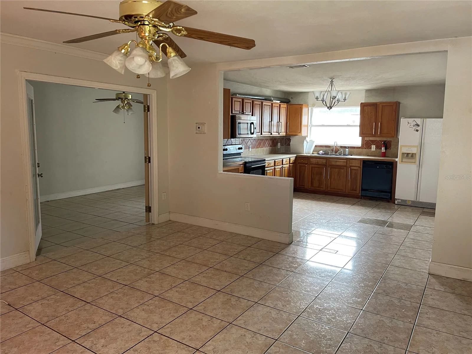 Photo 3 of 1112 OCEAN Street