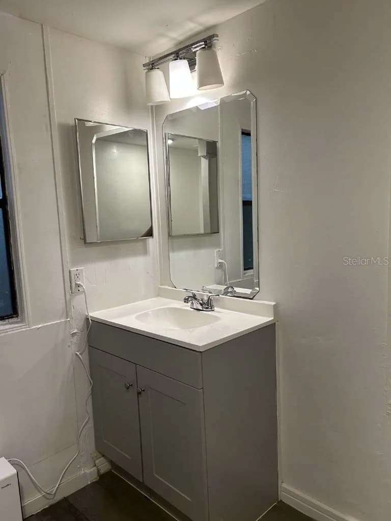 Photo 4 of 1650 SANDY OAK Drive